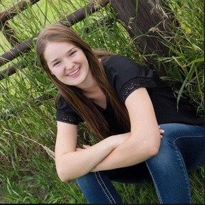 Meet your Posher, Danielle